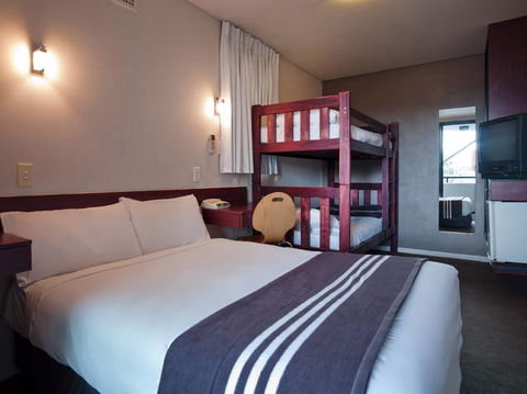 Y Hotel City South - Lightning Ridge Tourism 1