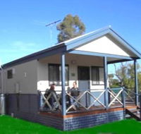 Pinjarra Cabins and Caravan Park - Lightning Ridge Tourism