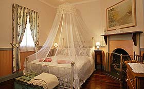 Settlers Rest Farmstay Swan Valley - Lightning Ridge Tourism 1