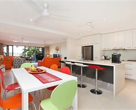 Bay View Luxury Waterfront Villa - Lightning Ridge Tourism 4