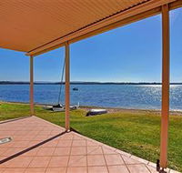 Luxury Waterfront House - Lightning Ridge Tourism