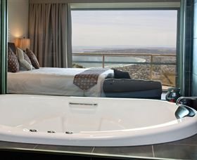 Arthurs Views - Lightning Ridge Tourism 3