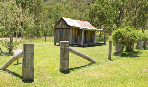 Youdales Campground - Lightning Ridge Tourism 1