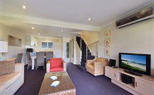 Pacific Blue 358 - Lightning Ridge Tourism 1