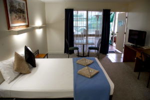 Quilpie Motor Inn - Lightning Ridge Tourism 2
