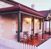 Eliza Cottage - Lightning Ridge Tourism