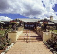 Harrigan's Irish Pub and Accommodation - Lightning Ridge Tourism