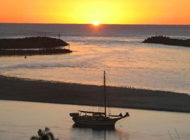 Sunrise Tuncurry Apartments - Lightning Ridge Tourism 2