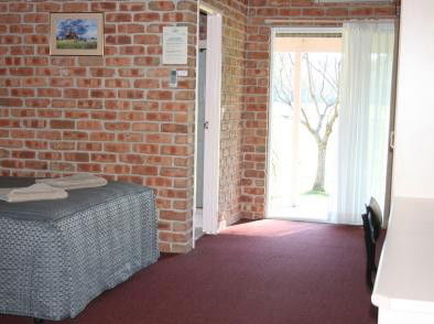 Gloucester Country Lodge - Lightning Ridge Tourism 2