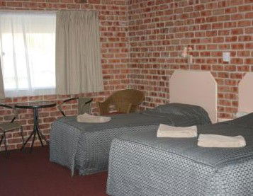 Gloucester Country Lodge - Lightning Ridge Tourism 4