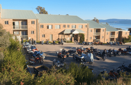 Acacia Snowy Motel - Lightning Ridge Tourism 3