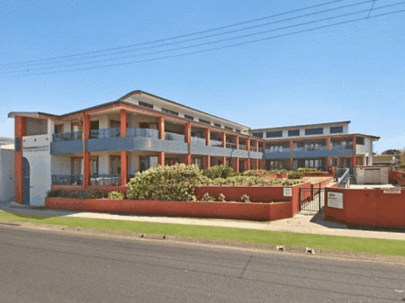 Lennox Point Holiday Apartments - Lightning Ridge Tourism