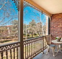 Medina Classic Canberra - Lightning Ridge Tourism