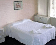 Astralodge Motel - Lightning Ridge Tourism 1