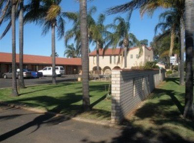 Alamo Motel - Lightning Ridge Tourism 3