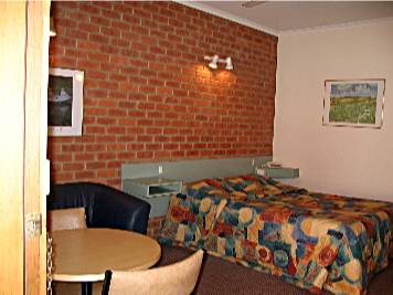 Footscray Motor Inn And Serviced Apartments - Lightning Ridge Tourism 2