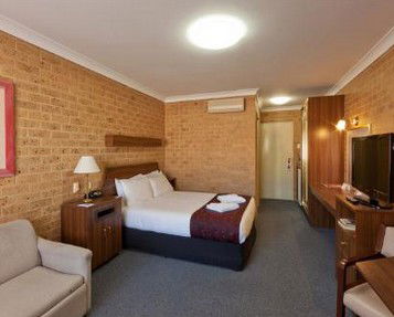Best Western Tamworth Motor Inn - Lightning Ridge Tourism 4