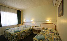 Wattle Tree Motel - Cootamundra - Lightning Ridge Tourism 1