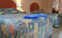 Yamba Twin Pines Motel - Yamba - Lightning Ridge Tourism 0
