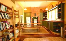 Bamboo Cottage - Lightning Ridge Tourism 2