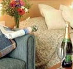 Escape  Valentine - Lightning Ridge Tourism