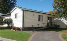 Yellowbox Country Cabins - Lightning Ridge Tourism 2