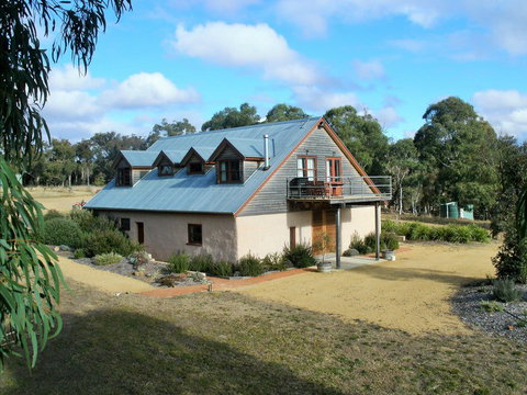 Yarralaw Springs Wines Vine Loft Bed And Breakfast - Lightning Ridge Tourism 8