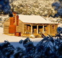 Moonbah Huts - Lightning Ridge Tourism