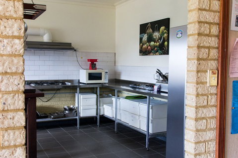 Augusta - Cape Leeuwin YHA - Lightning Ridge Tourism 8