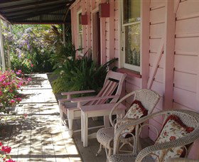 Barcaldine Blacksmiths Cottage - Lightning Ridge Tourism 0