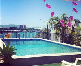 Adventurers Backpackers Resort - Lightning Ridge Tourism 0