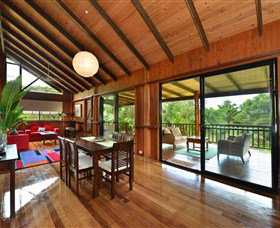 Tea Tree Daintree - Lightning Ridge Tourism 1
