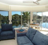 Alexander Lakeside Bed and Breakfast - Lightning Ridge Tourism