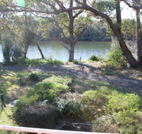 Castaway Holiday Units - Lightning Ridge Tourism