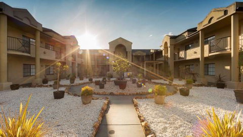 Parklands Hotel And Apartments - Lightning Ridge Tourism 0