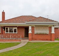 Red Brick Beauty - Lightning Ridge Tourism