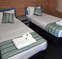 The Oaks Hotel Motel  - Lightning Ridge Tourism