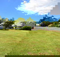 Rayfields at Berry - Lightning Ridge Tourism