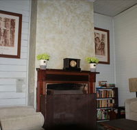 Moonan  Cottage - Lightning Ridge Tourism
