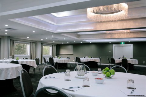 Pavilion On Northbourne - Lightning Ridge Tourism 6