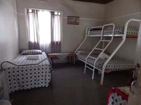 Victoria Hotel: Moonan Flat - Lightning Ridge Tourism 3