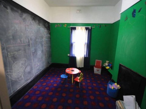 Victoria Hotel: Moonan Flat - Lightning Ridge Tourism 6