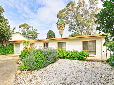 Century 21 SouthCoast: Moana Blue - Lightning Ridge Tourism 0