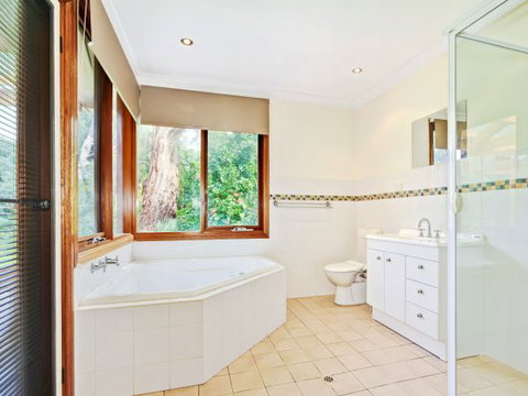 Century 21 SouthCoast: Moana Blue - Lightning Ridge Tourism 6
