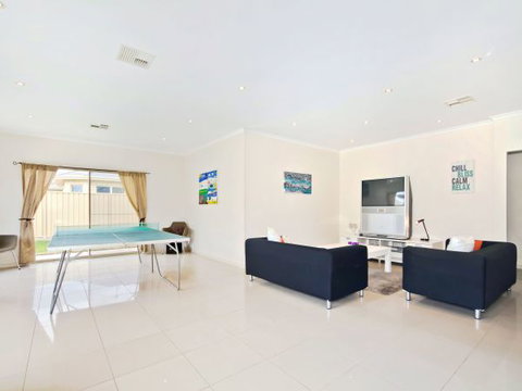 Century 21 SouthCoast: Moana Blue - Lightning Ridge Tourism 27