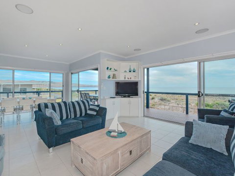 Century 21 SouthCoast: Moana Blue - Lightning Ridge Tourism 43