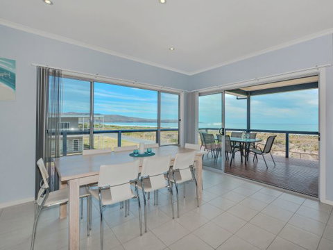 Century 21 SouthCoast: Moana Blue - Lightning Ridge Tourism 44