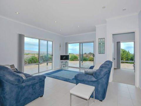 Century 21 SouthCoast: Moana Blue - Lightning Ridge Tourism 45