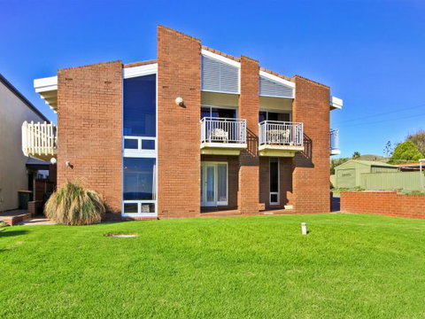 Century 21 SouthCoast: Moana Blue - Lightning Ridge Tourism 60
