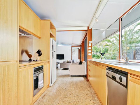 Century 21 SouthCoast: Moana Blue - Lightning Ridge Tourism 68